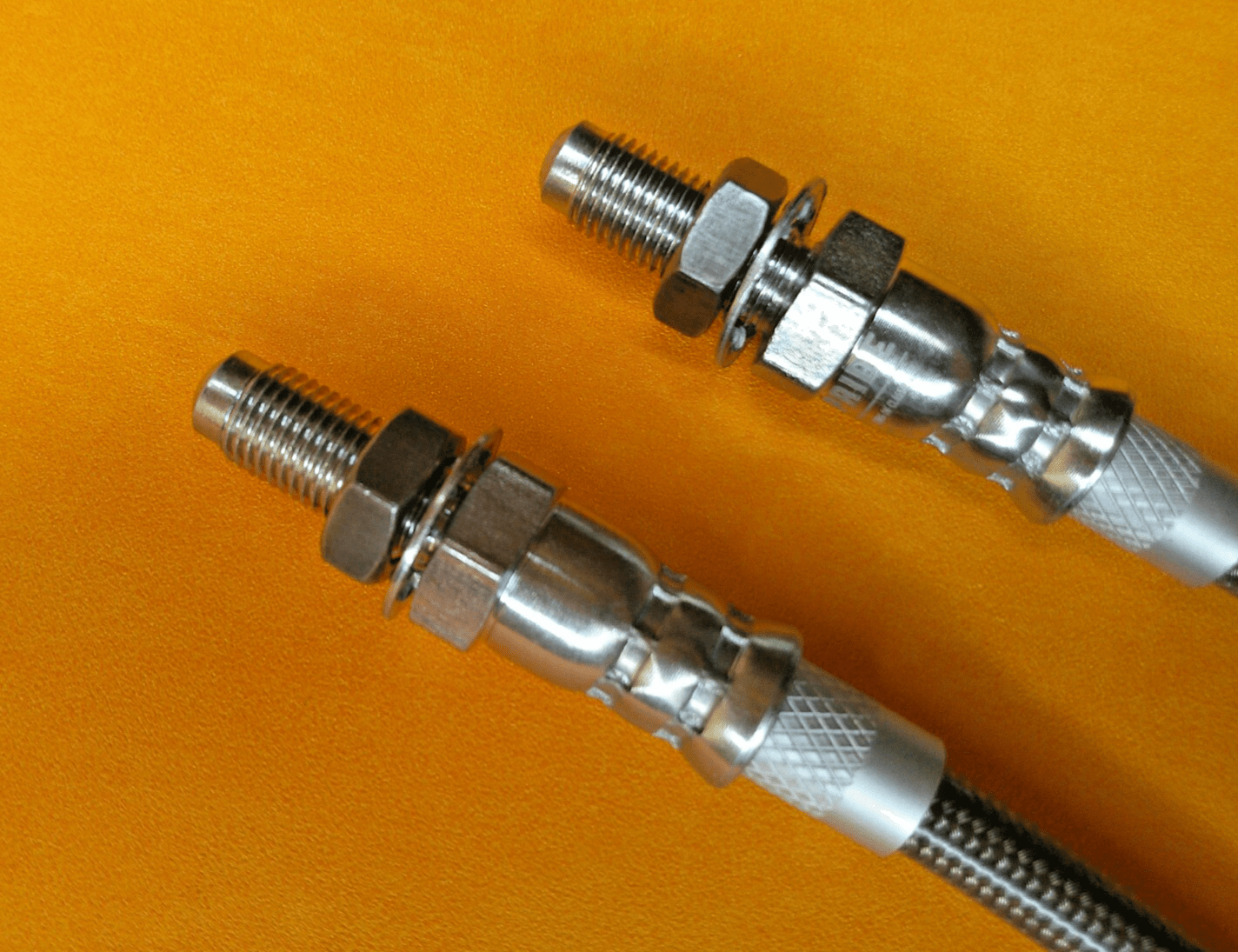 MORRIS MARINA ITAL(1971 - 84) REAR STAINLESS STEEL BRAKE HOSES PAIR - Vroom Classics