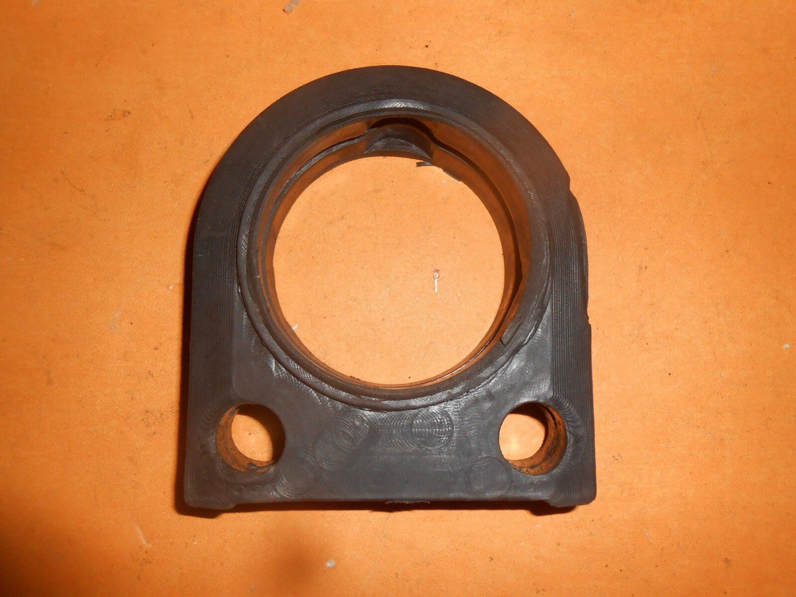 MORRIS MINOR 803cc (1952 - 56) GEARBOX TAIL RUBBER MOUNTING - Vroom Classics