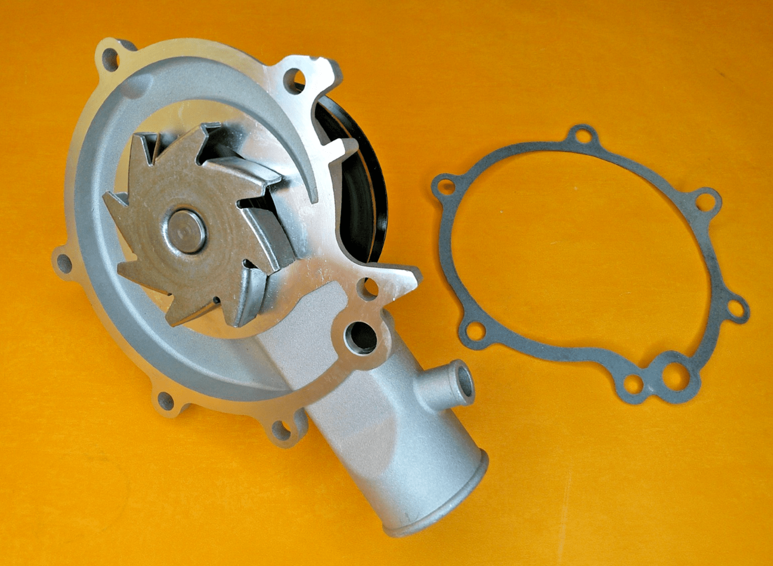 OPEL MANTA B 2.0 S,E (1977 - 88) NEW ENGINE WATER PUMP - QCP2300 - Vroom Classics