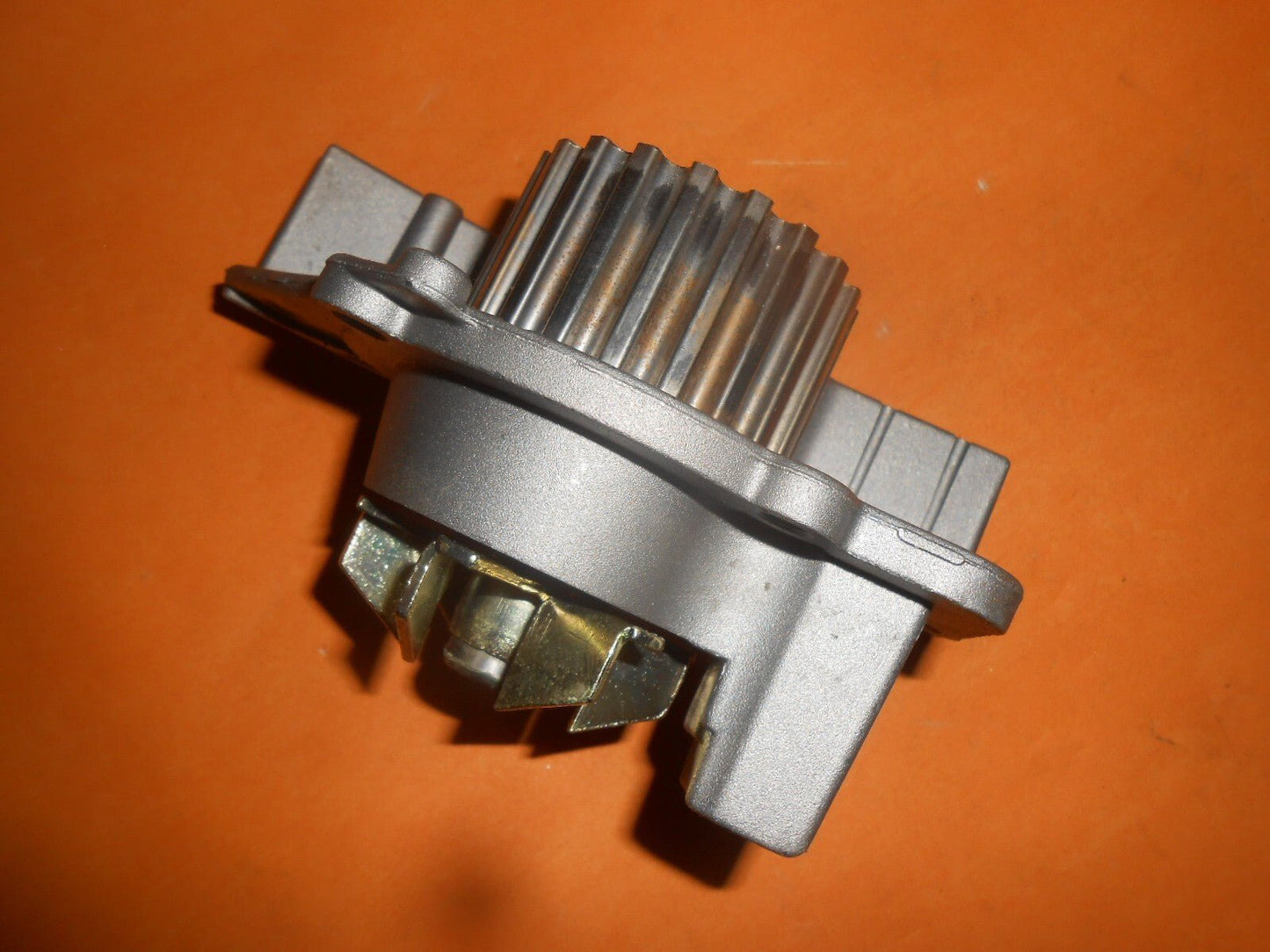 PEUGEOT 205 1.6i,1.9i (1992 - 98)PEUGEOT 309 1.9i (1989 - 93) NEW WATER PUMP - QCP2891 - Vroom Classics