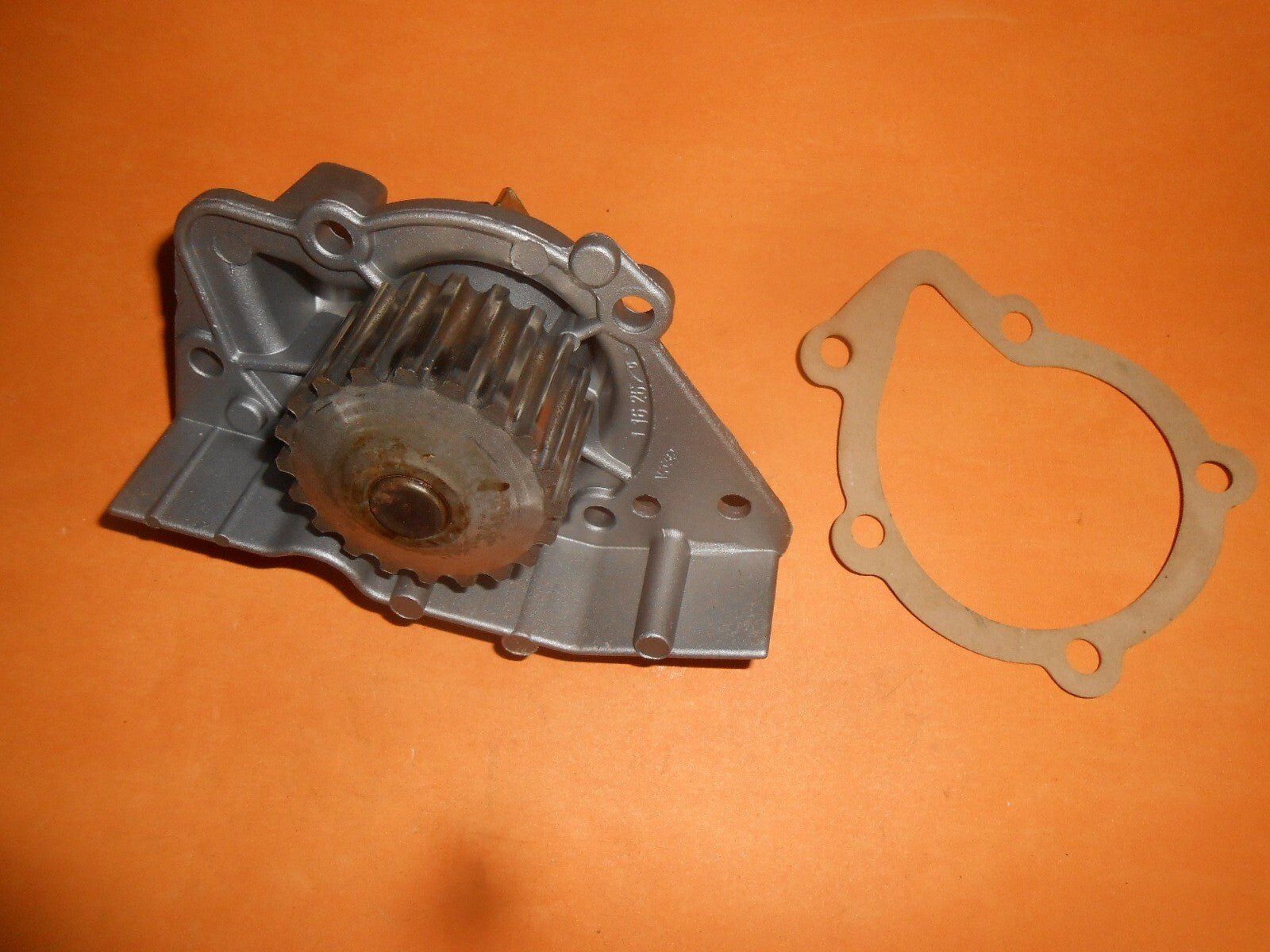 PEUGEOT 205 1.6i,1.9i (1992 - 98)PEUGEOT 309 1.9i (1989 - 93) NEW WATER PUMP - QCP2891 - Vroom Classics