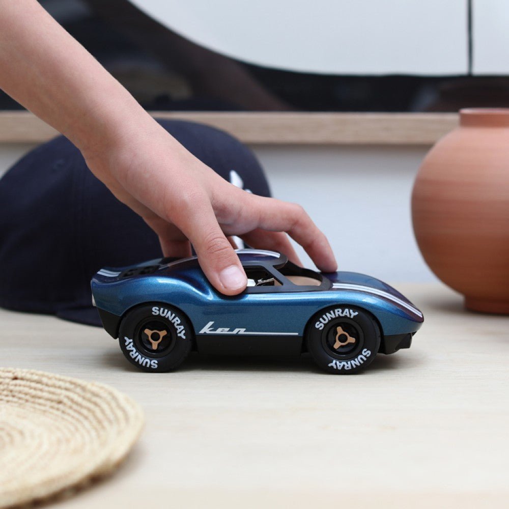 PLAYFOREVER KEN CASH BLUE - Vroom Classics