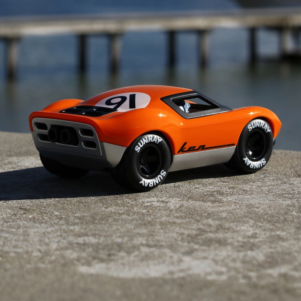 PLAYFOREVER KEN GIBSON ORANGE - Vroom Classics