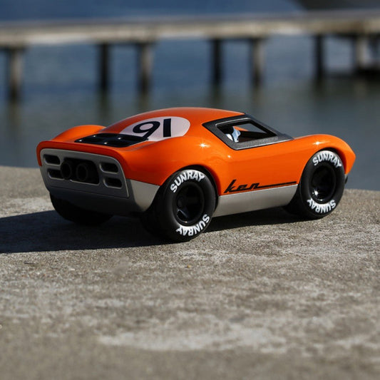 PLAYFOREVER KEN GIBSON ORANGE - Vroom Classics