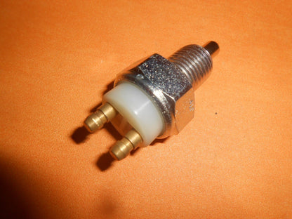 RELIANT SCIMITAR GTC, GTE (1968 - 90) REVERSING LIGHT SWITCH - 54660 - Vroom Classics