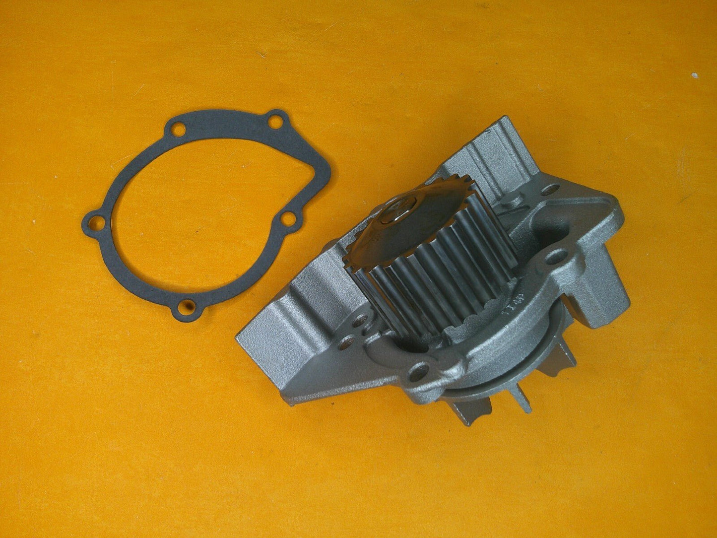 ROVER 400 II 418D TD(1991 - 1998) LDV PILOT 1.9D(96 - )NEW ENGINE WATER PUMP - QCP2944 - Vroom Classics