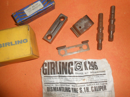 ROVER P6, FORD ZODIAC Mk4 REAR CALIPER BEAM STUD KIT - SP2889 NOS - Vroom Classics