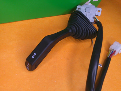 SCANIA 3 YS2 - 3 SEERIA RH4X2 (1987 - 1998) STEERING COLUMN INDICATOR SWITCH SQB730 - Vroom Classics