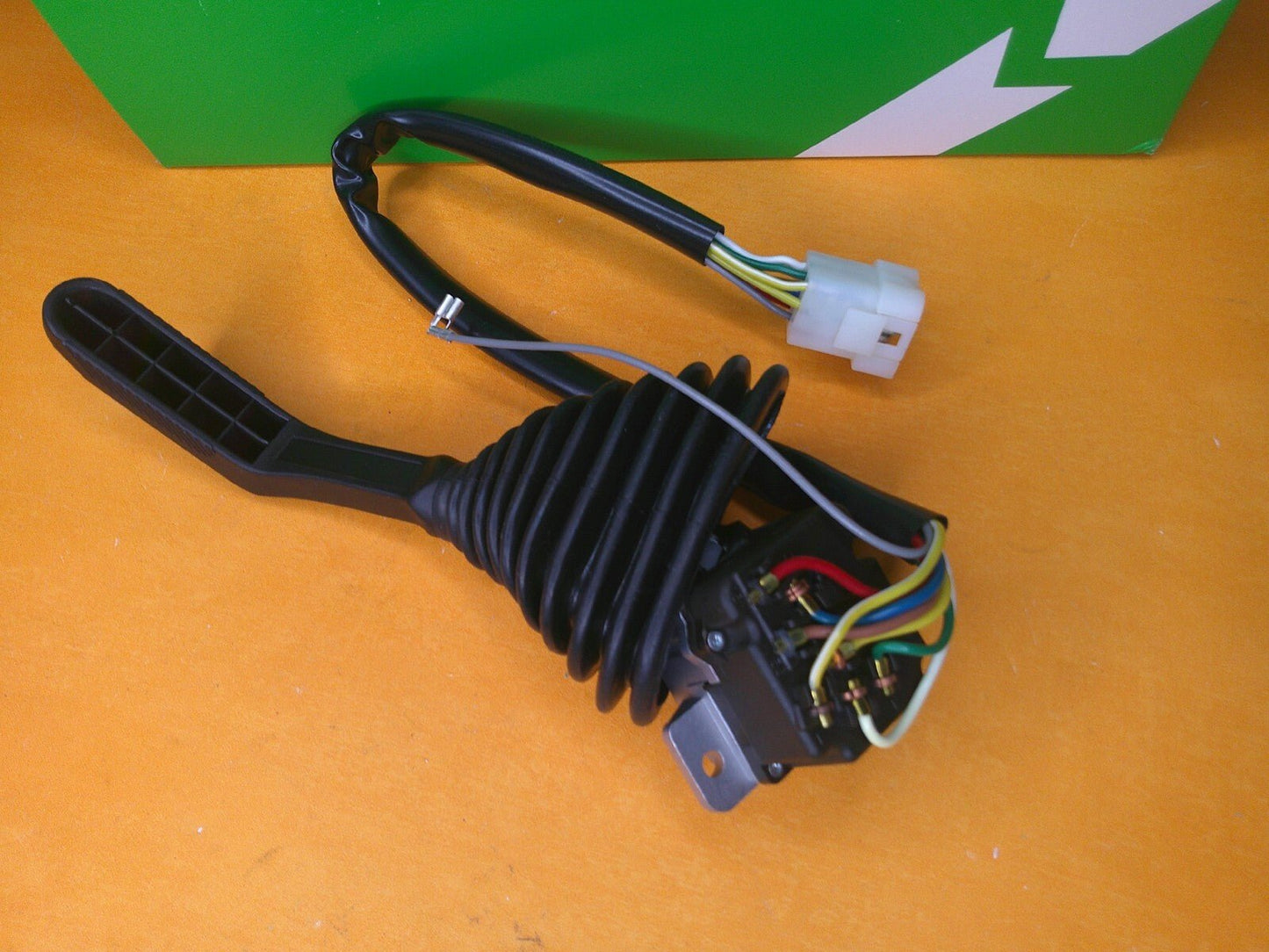 SCANIA 3 YS2 - 3 SEERIA RH4X2 (1987 - 1998) STEERING COLUMN INDICATOR SWITCH SQB730 - Vroom Classics