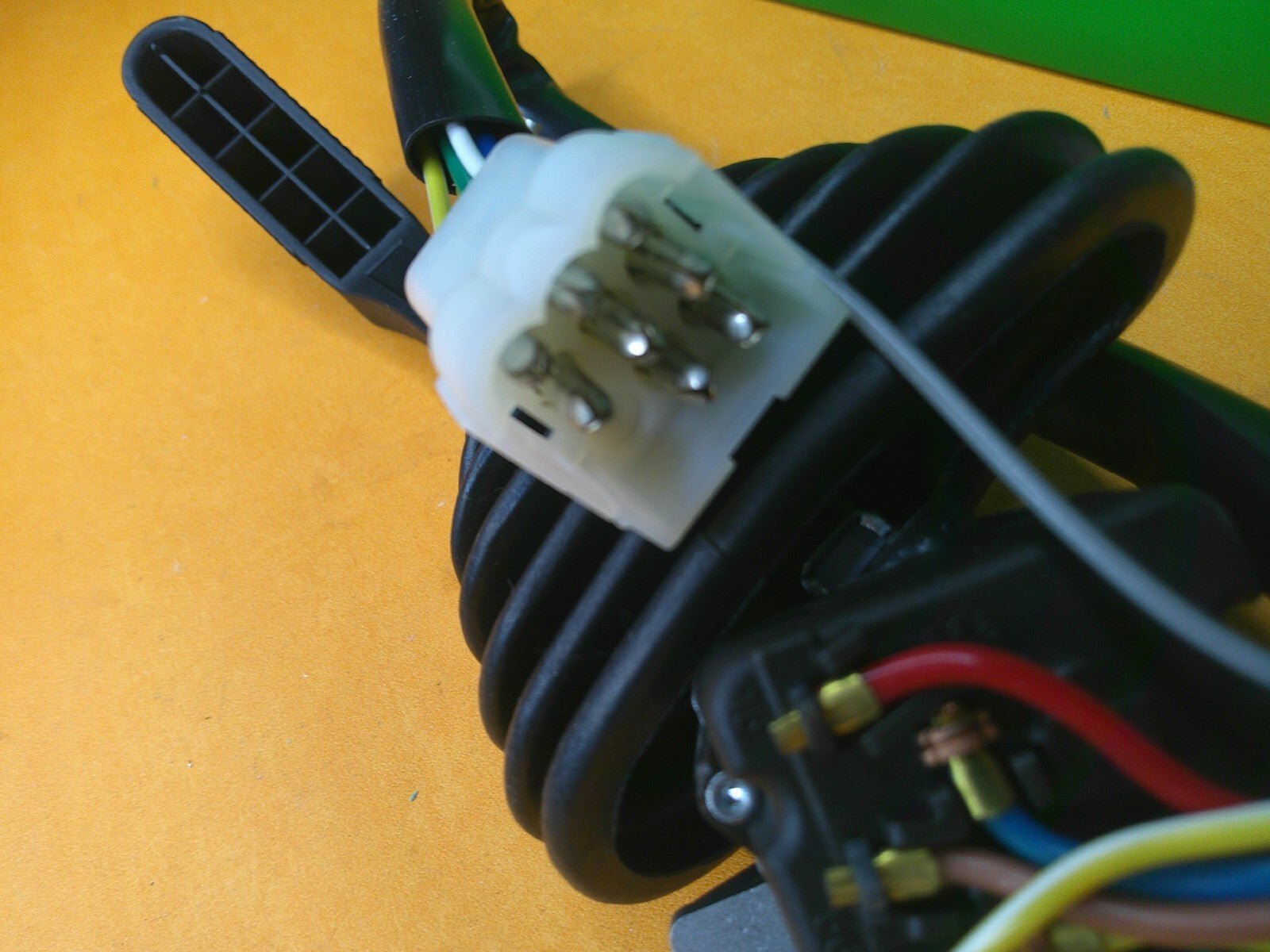 SCANIA 3 YS2 - 3 SEERIA RH4X2 (1987 - 1998) STEERING COLUMN INDICATOR SWITCH SQB730 - Vroom Classics