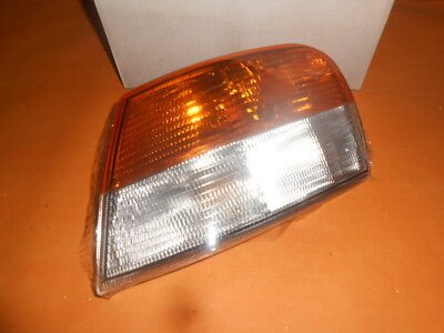 SDAAB 9000 (1985 - 91) NEW FRONT PASSENGER SIDE N/S INDICATOR LAMP - Vroom Classics