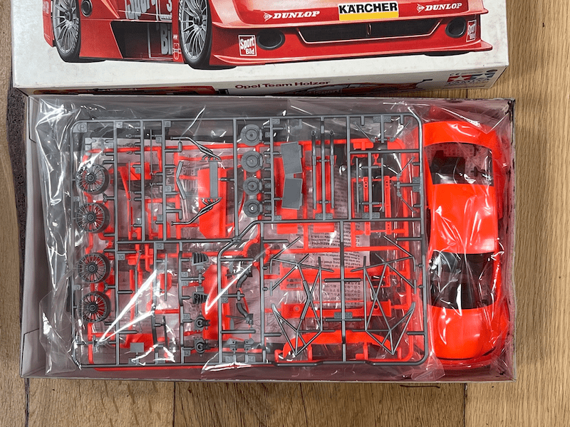 Tamiya Opel Astra V8 Coupe - 1/24 scale plastic model kit - Vroom Classics