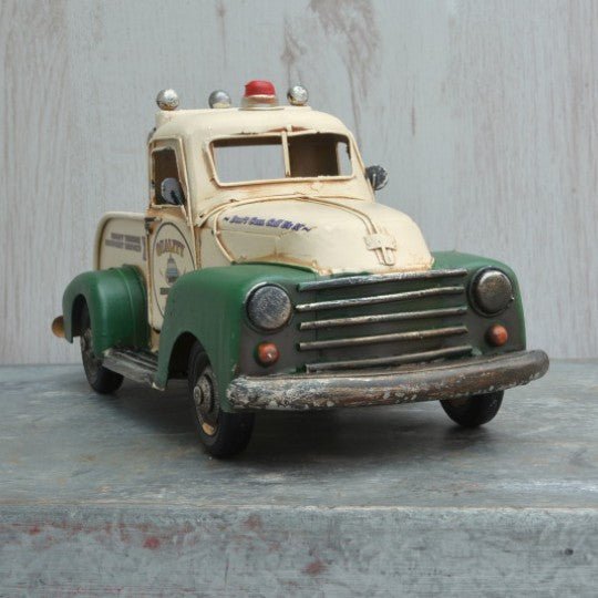 Tinplate Tow Truck - Vroom Classics