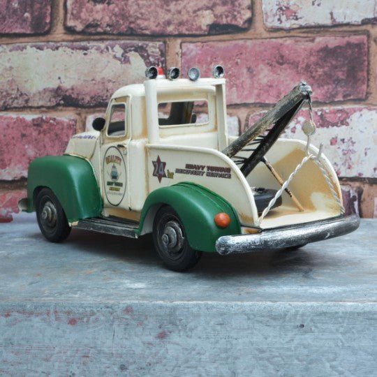 Tinplate Tow Truck - Vroom Classics