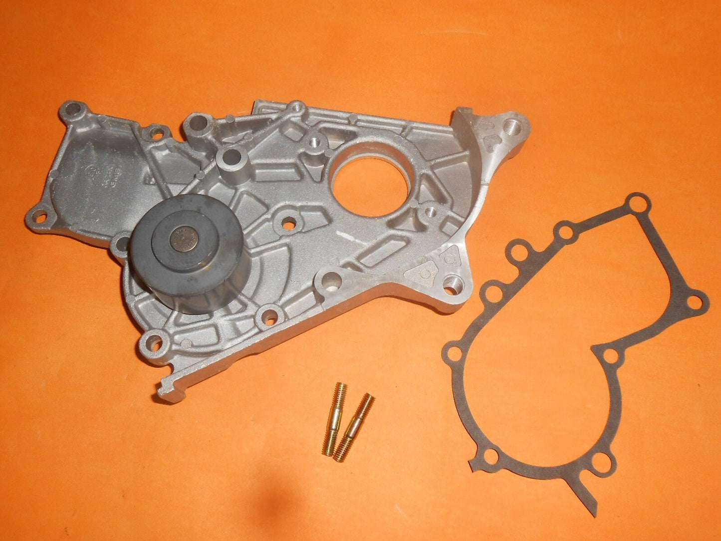 TOYOTA CAMRY,COROLLA,CARINA,LITEACE, 2.0D,2.0TD(1982 - 2003)NEW WATER PUMP - Vroom Classics
