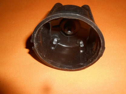 TOYOTA COROLLA, CORONA, STARLET (1966 - 84) NEW DISTRIBUTOR CAP - XD95 - Vroom Classics