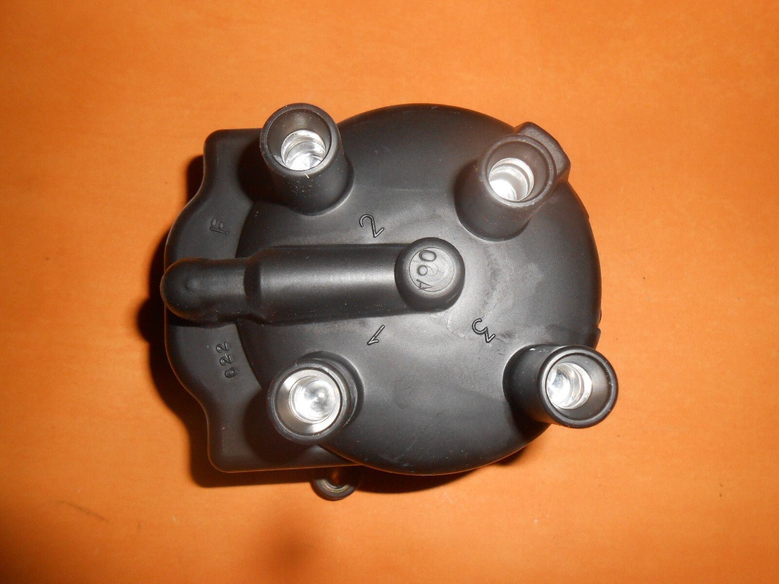 TOYOTA COROLLA,CORONA,STARLET,TERCEL 1.3, 1.5(1984 on) DISTRIBUTOR CAP - XD242 - Vroom Classics