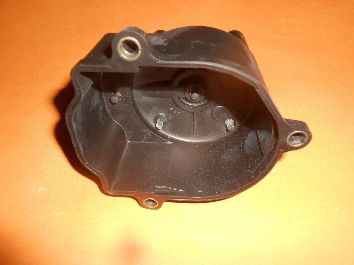 TOYOTA COROLLA,CORONA,STARLET,TERCEL 1.3, 1.5(1984 on) DISTRIBUTOR CAP - XD242 - Vroom Classics