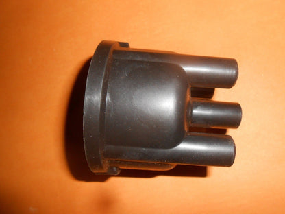 TOYOTA CROWN 1.9, 2.0 4cyl (1967 - 70) NEW DISTRIBUTOR CAP - XD95 - Vroom Classics