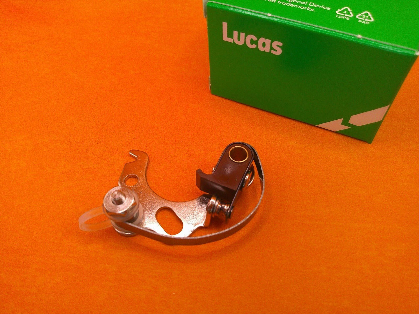 TRIUMPH 2000 2500 2.5PI (1963 - 75) IGNITION CONTACT SET - GENUINE LUCAS DSB101C - Vroom Classics