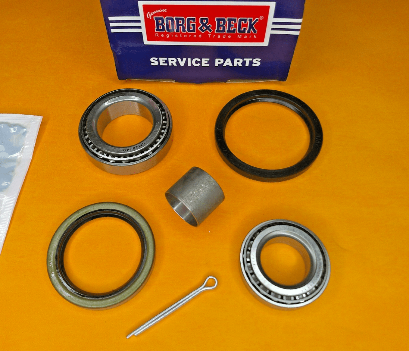 TRIUMPH 2000 2500 & 2.5PI REAR WHEEL BEARING KIT plus crush washer (Borg & Beck) - Vroom Classics