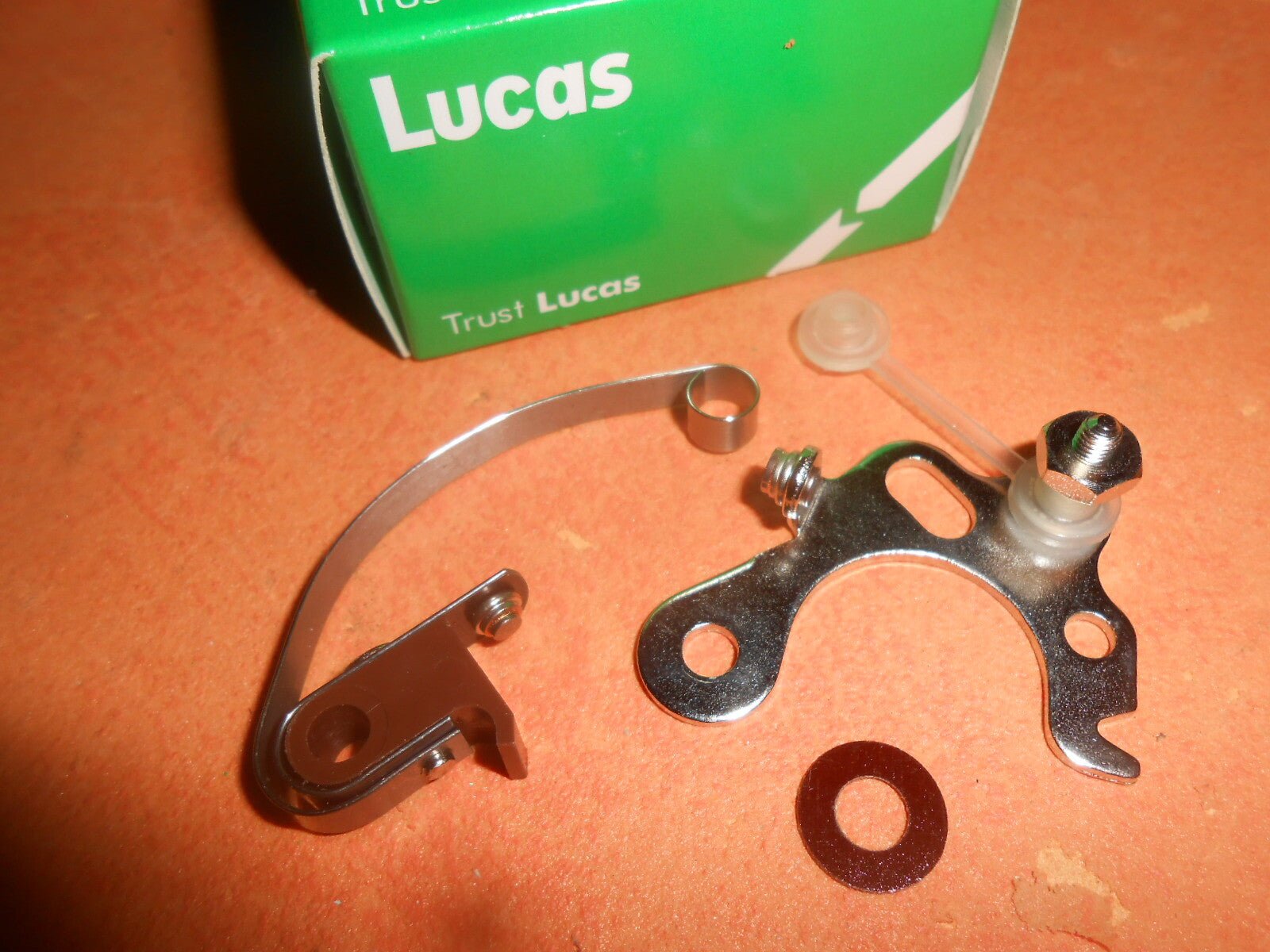 TRIUMPH 2000 Mk1(1963 - 66) LUCAS IGNITION CONTACT SET - DSB100C - Vroom Classics