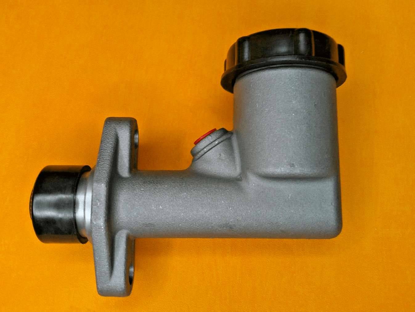 TRIUMPH DOLOMITE 1300 1850 (1976 - 1980) CLUTCH MASTER CYLINDER - 5/8" bore - Vroom Classics