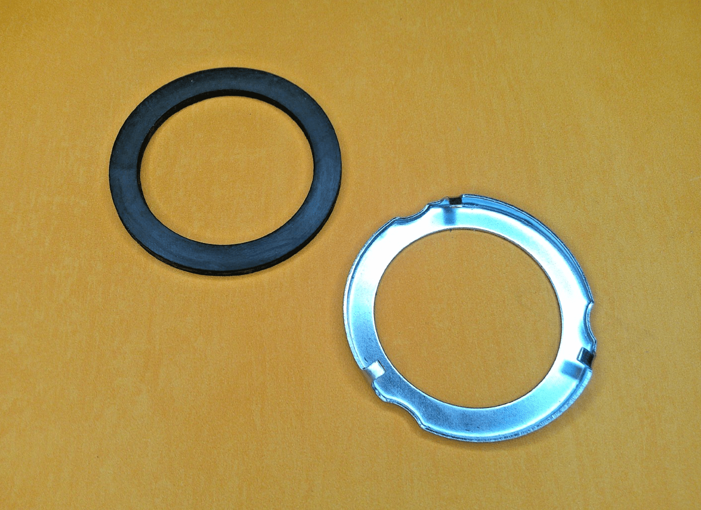 TRIUMPH DOLOMITE (1972 - 1980) FUEL TANK LOCK RING & SEAL for SENDER UNIT - Vroom Classics