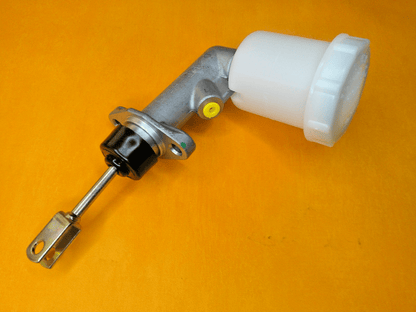 TRIUMPH HERALD 1200 1250 13/60 (1967 - 1971) DISC BRAKE MASTER CYLINDER - Vroom Classics