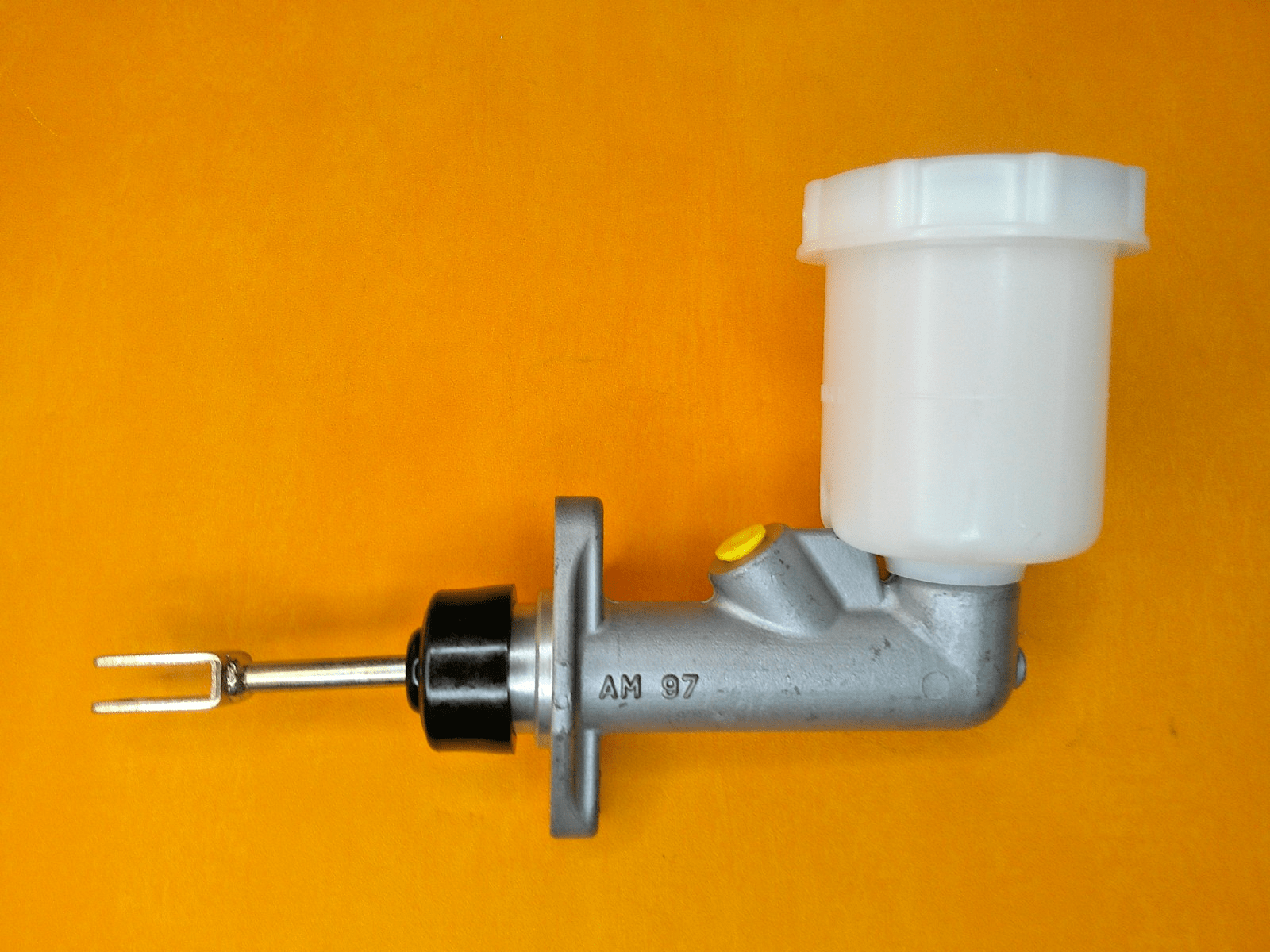 TRIUMPH HERALD 1200 1250 13/60 (1967 - 1971) DISC BRAKE MASTER CYLINDER - Vroom Classics