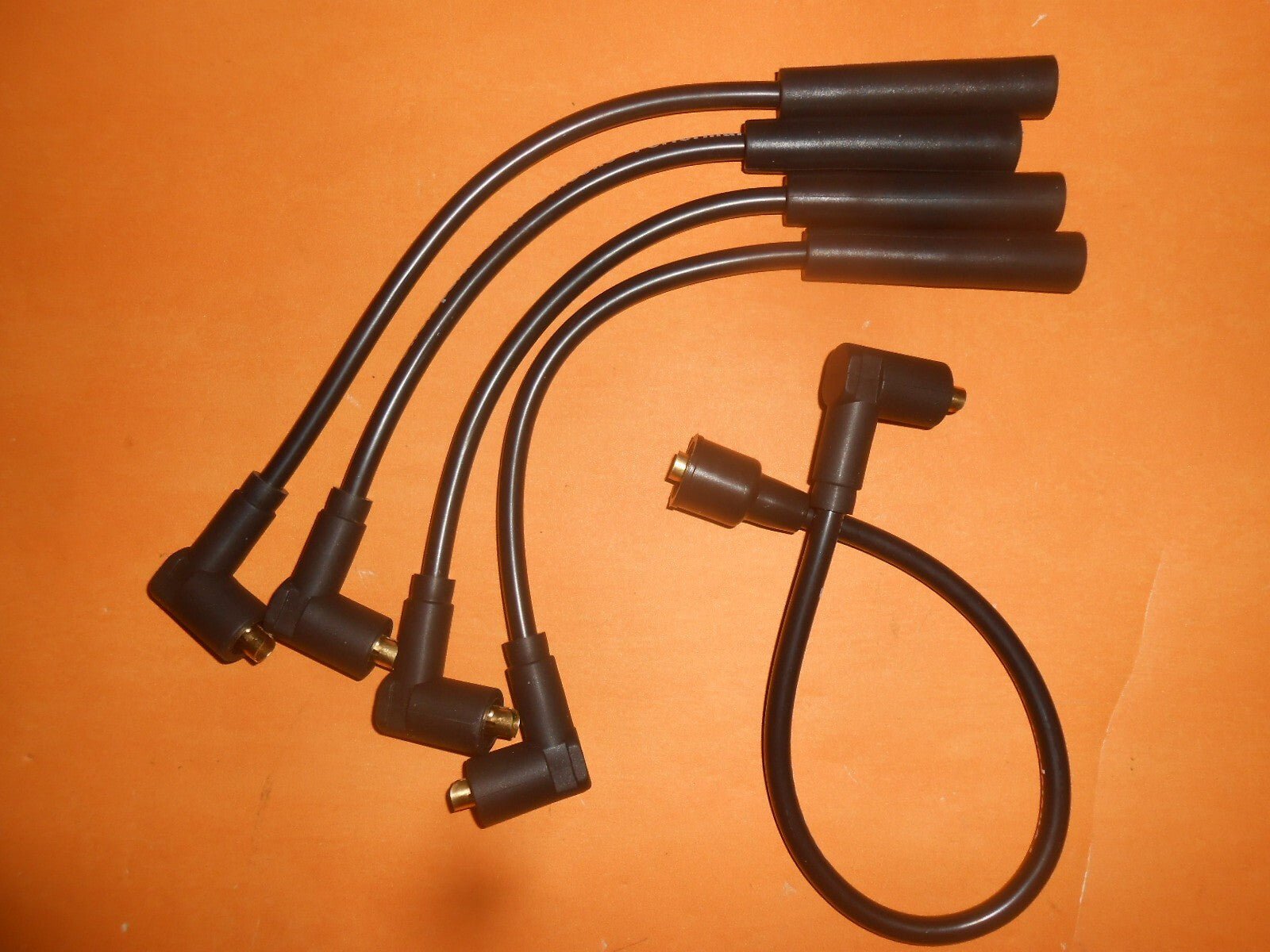 TRIUMPH SPITFIRE 1200 1300 1500 "Push in" PERFORMANCE 8mm IGNITION LEAD SET - Vroom Classics