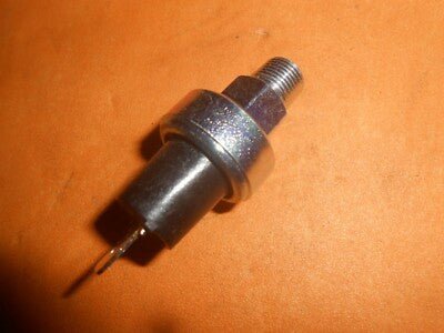TRIUMPH STAG (1970 - 77) TRIUMPH TR6 PI,TR7(69 - 82) OIL PRESSURE SWITCH - 50620 - Vroom Classics