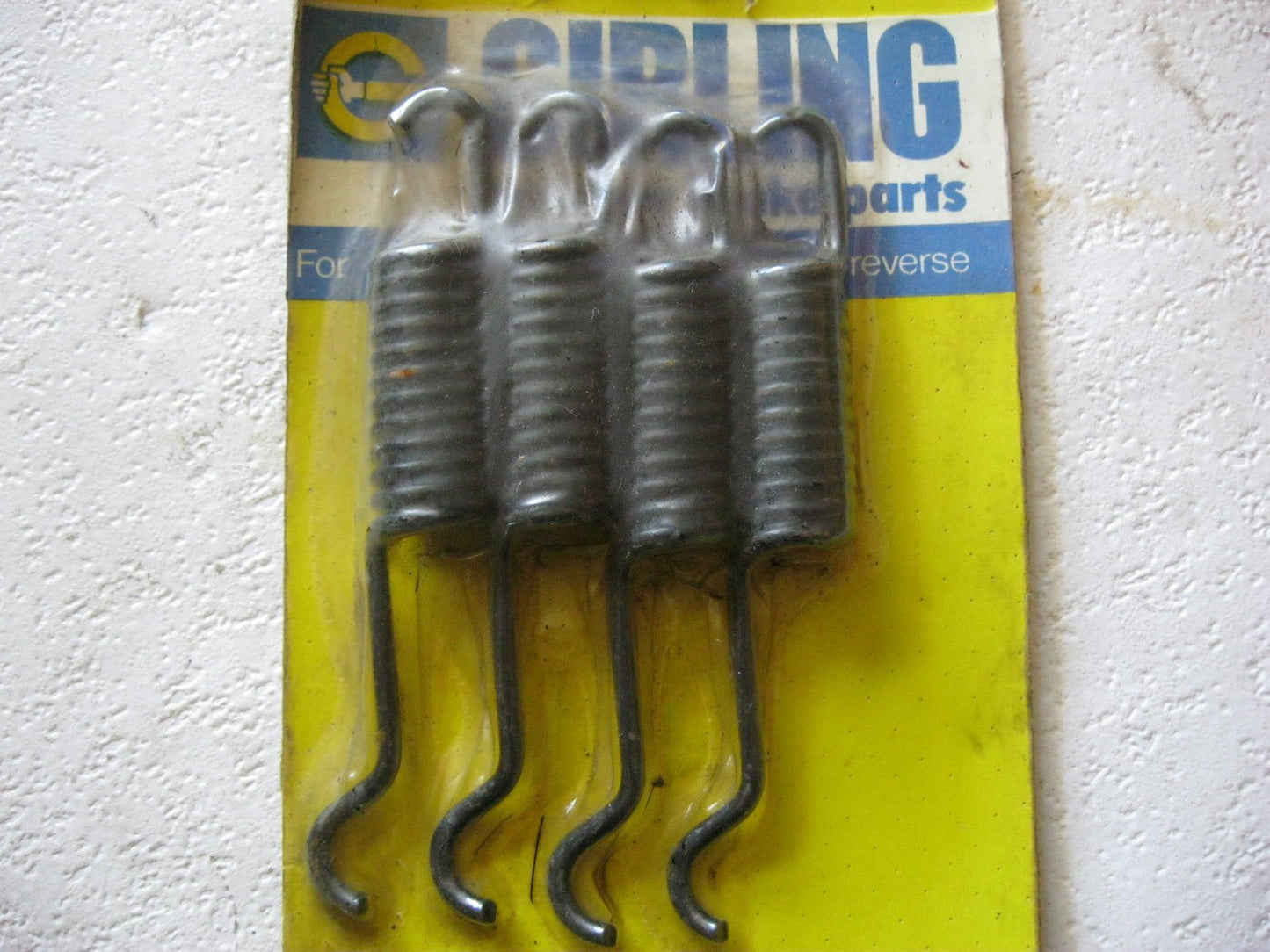 TRIUMPH TOLEDO 1300 (70 - ) NEW FRONT BRAKE SHOES SPRING KIT - SS2 - Vroom Classics