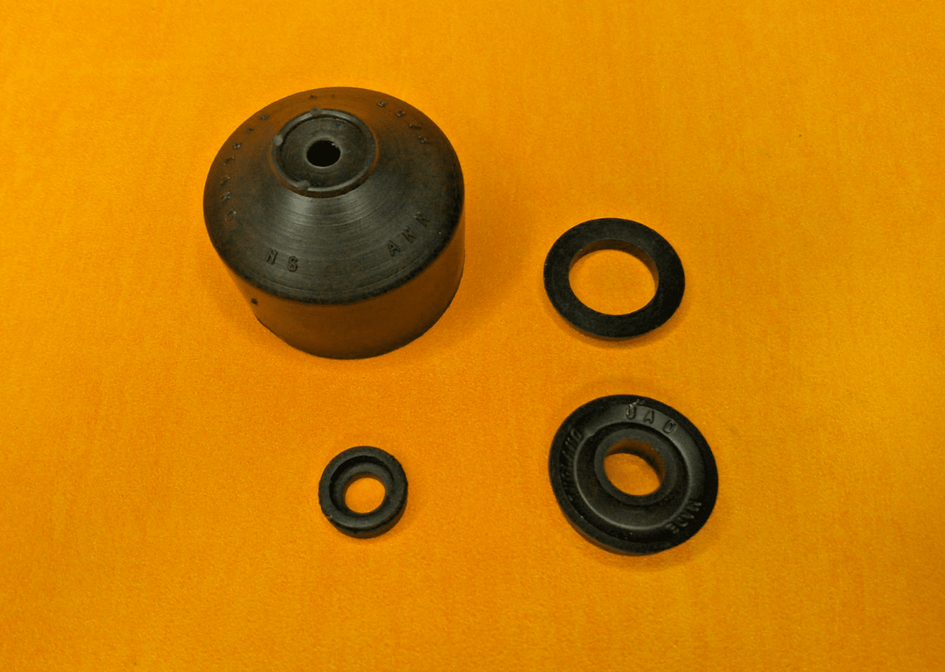 TRIUMPH TR3 TR3a (1957 - 1962) BRAKE or CLUTCH MASTER CYLINDER REPAIR KIT - SP1995 - Vroom Classics
