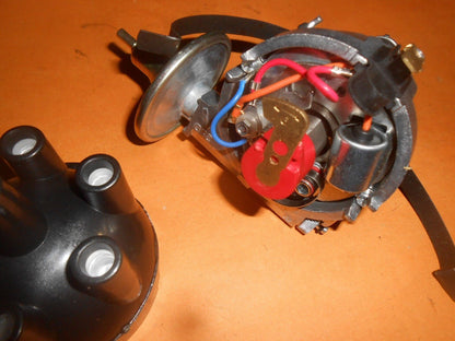 TRIUMPH Vitesse (1962 - 71) POINTS IGNITION DISTRIBUTOR (Lucas 25D6 type) - Vroom Classics
