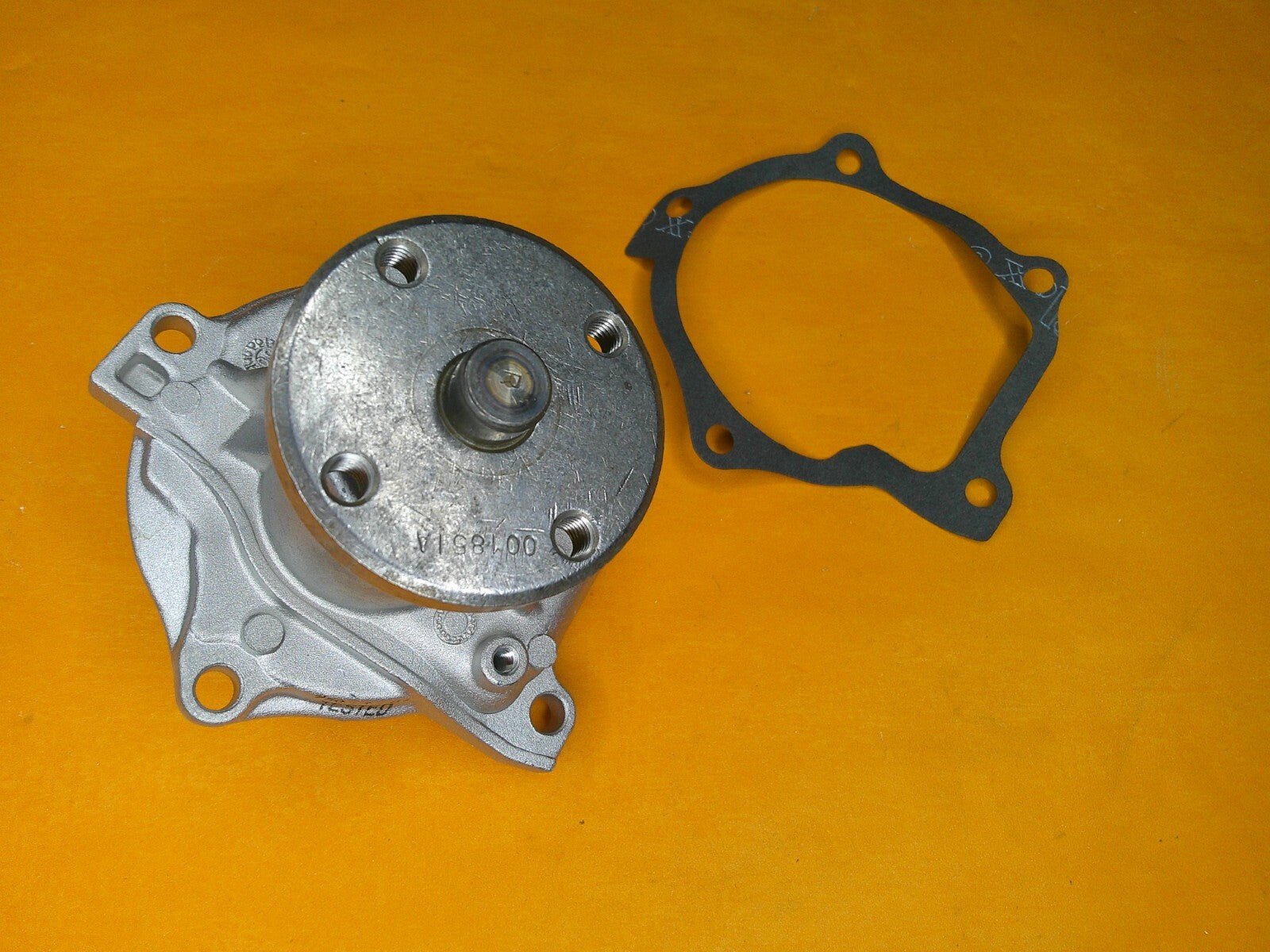 VAUXHALL BEDFORD MIDI VAN 1.8 2.0 (Sept/1988 - 91) NEW ENGINE WATER PUMP - QCP2700 - Vroom Classics