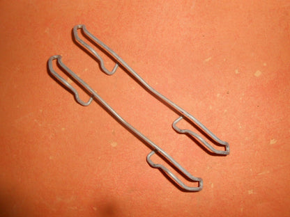 VAUXHALL CARLTON 1.8, 2.0, 2.3D, 3.0(1989 - 94) ATE BRAKE PAD Fixing Kit - BFK655 - Vroom Classics