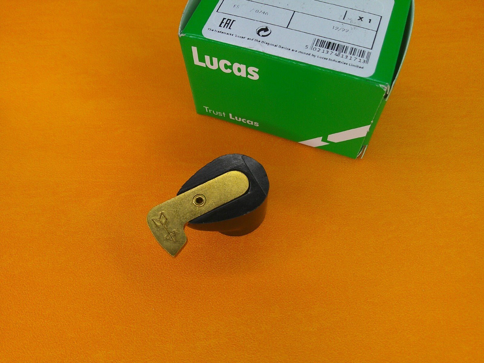 VAUXHALL CRESTA VELOX E 6 Cyl (1952 - 57) IGNITION ROTOR ARM GENUINE LUCAS DRB106C - Vroom Classics