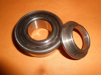VAUXHALL VICTOR FC, FD 1.6, 2.0 (1964 - 72) saloon REAR WHEEL BEARING KIT - QWB149 - Vroom Classics