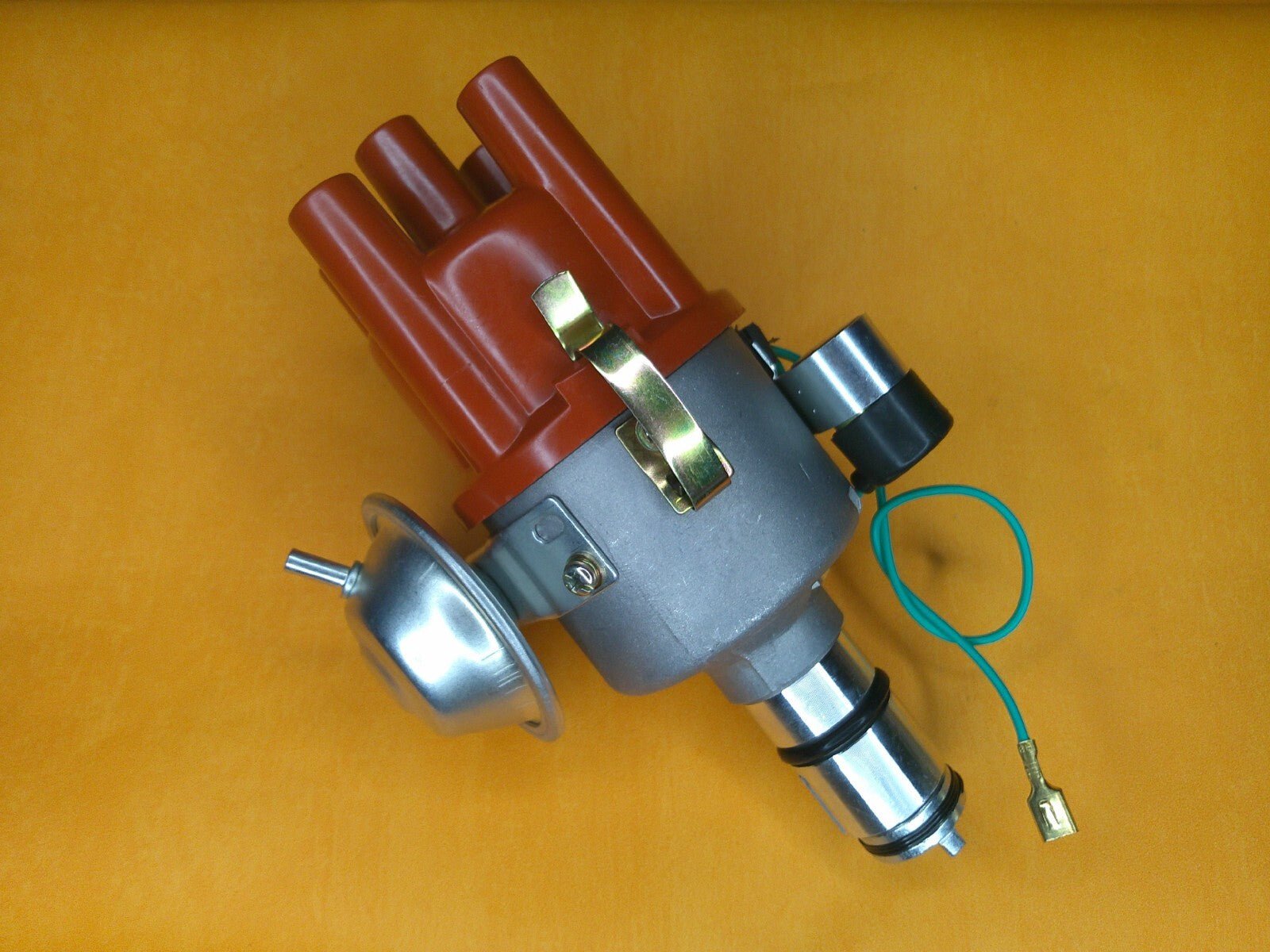 VOLKSWAGEN BEETLE (1949 - 1975)NEW POINTS WITH VACUUM ADVANCE IGNITION DISTRIBUTOR - Vroom Classics