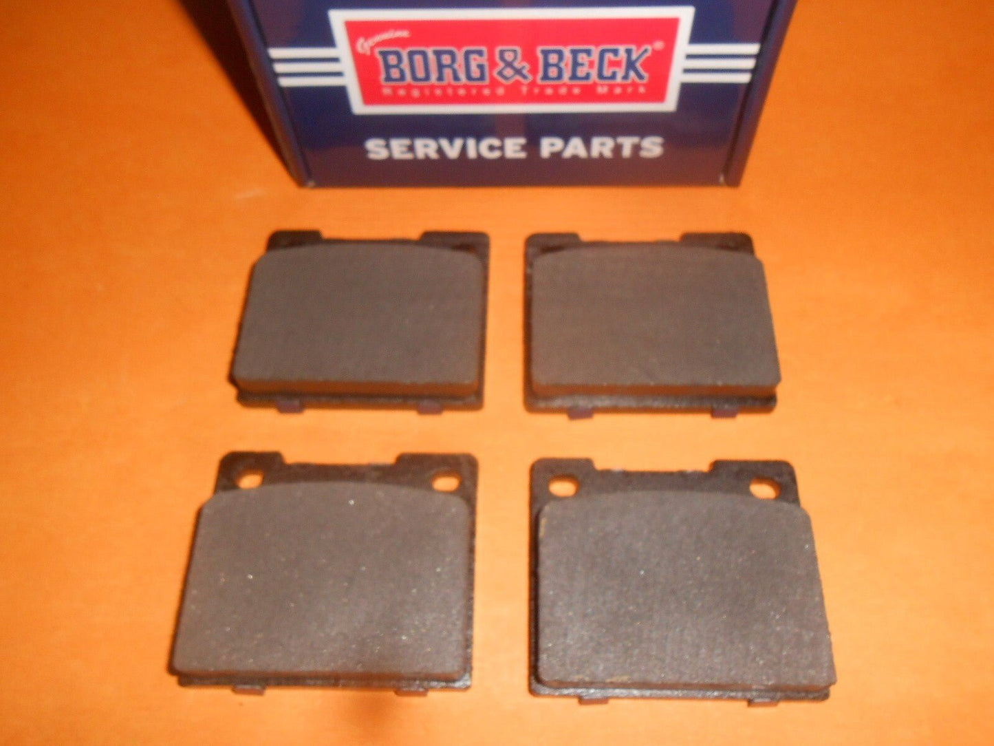 VOLVO 240 (1982 on) lucas type NEW REAR BRAKE PADS - GENUINE BORG & BECK - Vroom Classics