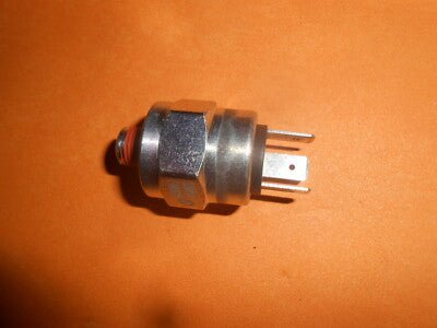 VW GOLF 1.1,1.3,1.5,1.6GTi,1.8GTi(1974 - 1984) 3 terminal BRAKE LIGHT SWITCH - 51651 - Vroom Classics