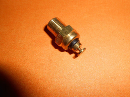 VW POLO 1.05 (5 speed)1985 - 92, VW POLO 1.3i G40(87 - 90) Temperature Sender - 52310 - Vroom Classics